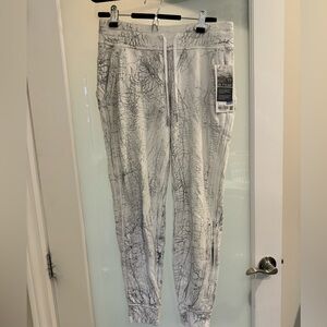 Lululemon sweatpants joggers brand new